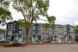 2018 Campbell Rd in La crosse, WI - Foto de edificio - Building Photo