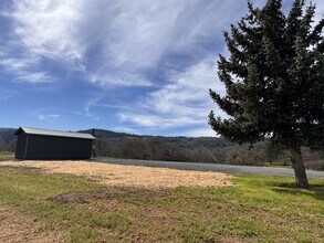 6452 NE Dole Rd in Myrtle Creek, OR - Building Photo - Building Photo