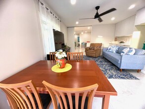 1244 Keolu Dr in Kailua, HI - Building Photo - Building Photo