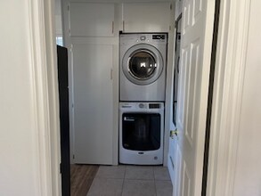 592 N 3rd St in Bishop, CA - Foto de edificio - Building Photo