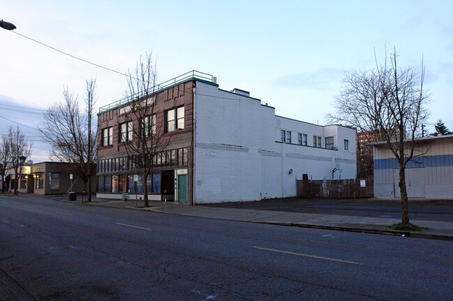 8928 N Lombard St in Portland, OR - Building Photo - Building Photo