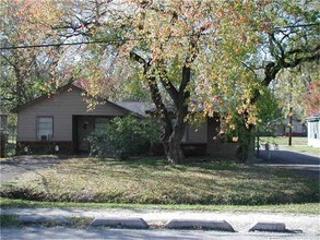 Lavender Oaks in Houston, TX - Building Photo - Building Photo