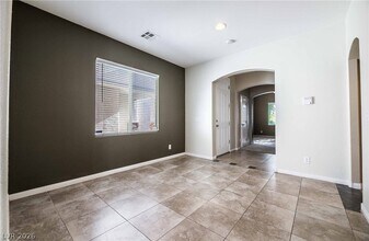 7956 N Kelburn Hill St in Las Vegas, NV - Building Photo - Building Photo