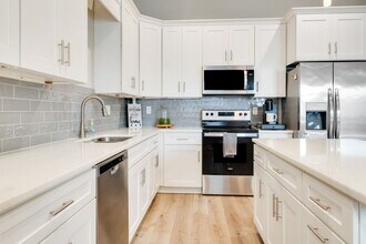 114 Gadwall Dr in Youngsville, LA - Foto de edificio - Building Photo