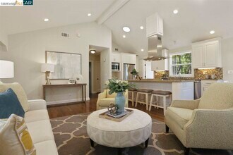 3484 Moraga Blvd in Lafayette, CA - Building Photo - Building Photo