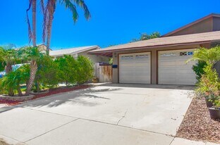 151 Christen Way in San Marcos, CA - Building Photo