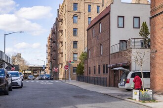 201 Brighton 1St Rd in Brooklyn, NY - Building Photo - Building Photo
