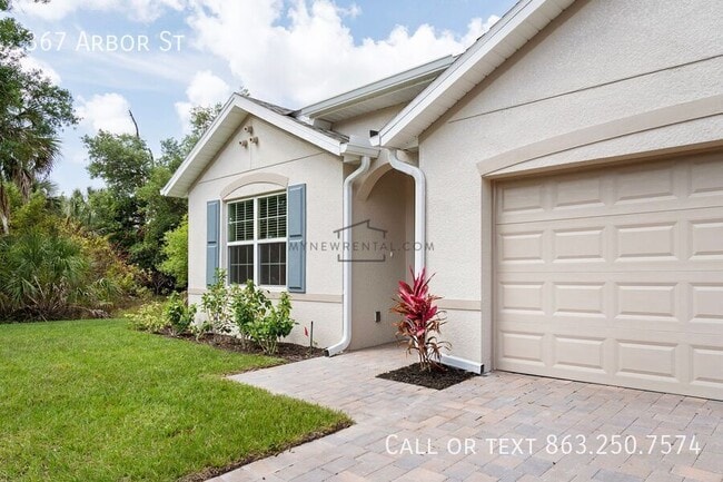 367 Arbor St in Port Charlotte, FL - Foto de edificio - Building Photo