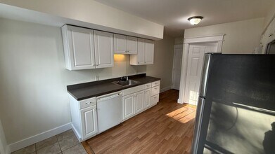 391 Portland St in Rochester, NH - Building Photo - Building Photo