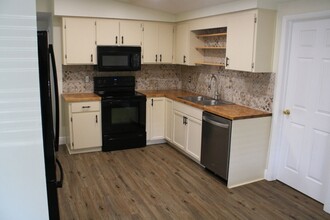 4131 Las Vegas Dr in New Port Richey, FL - Building Photo - Building Photo
