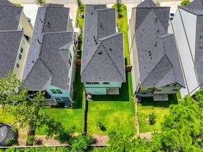 112 Red Cascade Trl in Willis, TX - Building Photo - Building Photo