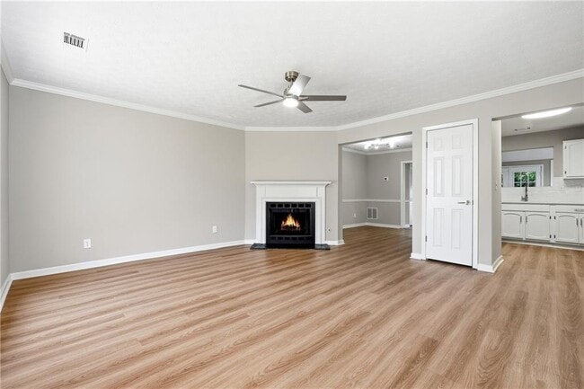 5651 Wells Cir in Stone Mountain, GA - Building Photo - Building Photo