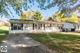 701-703 Lake Ave in Kendallville, IN - Building Photo