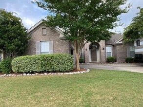 9512 Helmsley Cir in Montgomery, AL - Foto de edificio - Building Photo