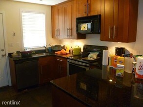 1430 Tremont St-Unit -Apt B4 in Boston, MA - Building Photo - Building Photo