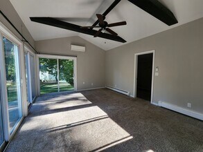 40 Durant Ave in Bethel, CT - Foto de edificio - Building Photo