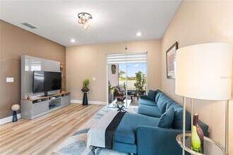 9368 Sandy Bluffs Circle in Parrish, FL - Building Photo - Building Photo