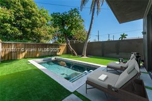227 NW 39th St in Miami, FL - Building Photo - Building Photo
