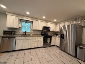 7 Paddock Ave in Highland Lakes, NJ - Building Photo - Building Photo
