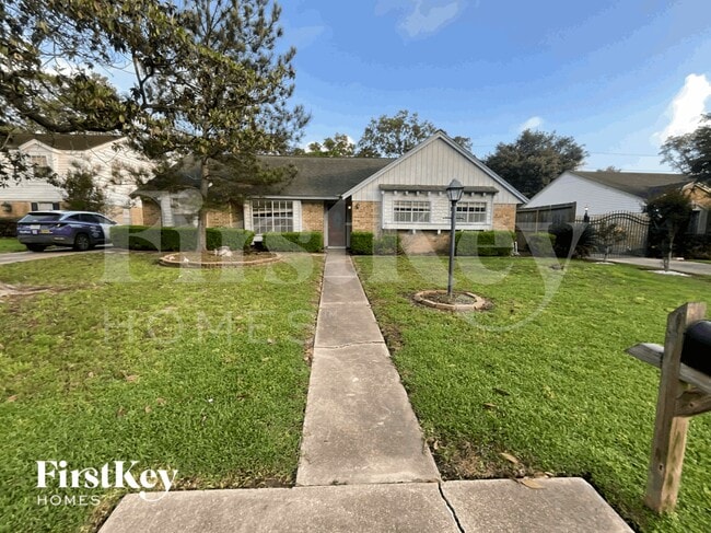 property at 222 Magic Oaks Dr
