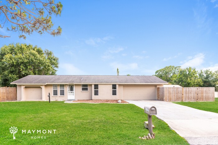 3834 San Luis Dr in Sarasota, FL - Building Photo