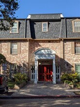 351 N Post Oak Ln in Houston, TX - Building Photo - Building Photo