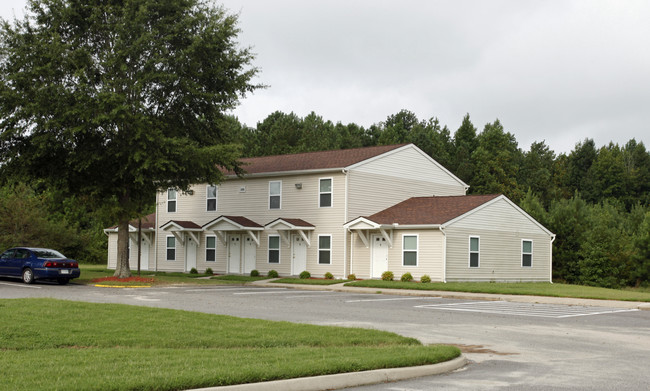 Chuckatuck Square in Suffolk, VA - Building Photo - Building Photo