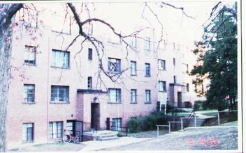 Manor Circle Apartments in Takoma Park, MD - Foto de edificio - Building Photo