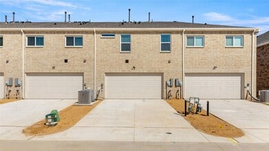 3716 Paradise Way in Sherman, TX - Foto de edificio - Building Photo