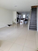 6310 NW 103rd Pl in Doral, FL - Building Photo - Building Photo