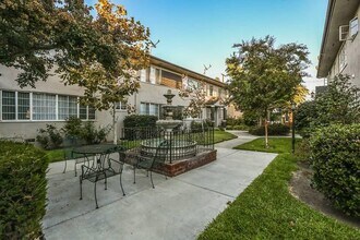 139 N Holliston Ave in Pasadena, CA - Building Photo - Building Photo