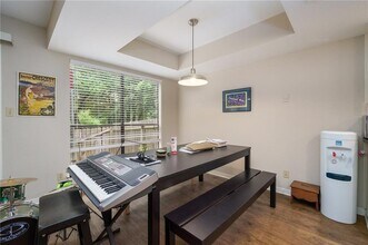 1930 Holly Hill Dr in Austin, TX - Building Photo - Building Photo