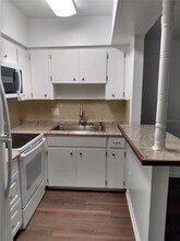 116 Southwest Jefferson Cir N in St. Petersburg, FL - Building Photo - Building Photo