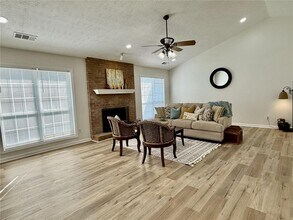 3267 Summit Glen Dr in Loganville, GA - Building Photo - Building Photo