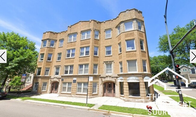 2202 W Foster Ave, Unit 2 in Chicago, IL - Foto de edificio - Building Photo