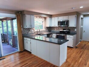 109 Buckeye Ct in Sterling, VA - Building Photo - Building Photo