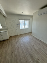 6087 Atlantic Ave, Unit 0 in Long Beach, CA - Foto de edificio - Building Photo