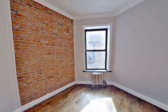 206 E 83rd St in New York, NY - Building Photo - Building Photo