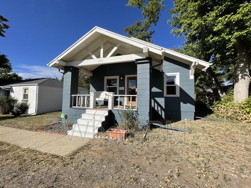 4909 Beach Ct in Denver, CO - Building Photo