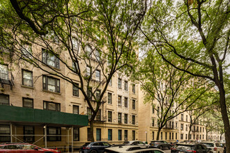 526 W 111th St in New York, NY - Building Photo - Primary Photo