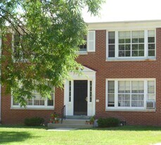 8333 W North Ave, Unit 6 in Wauwatosa, WI - Building Photo