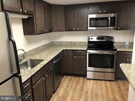 310 S Allen St, Unit 404 in State College, PA - Building Photo