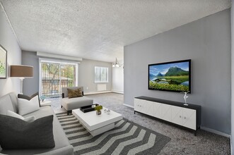 Wallingford Estates in Chester, PA - Foto de edificio - Building Photo