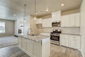 101 N Shannon Way in Mustang, OK - Building Photo - Building Photo