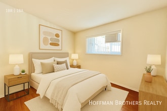 1830 N La Brea Ave in Los Angeles, CA - Foto de edificio - Building Photo