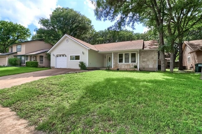 11700 Fence Post Trail in Austin, TX - Foto de edificio - Building Photo