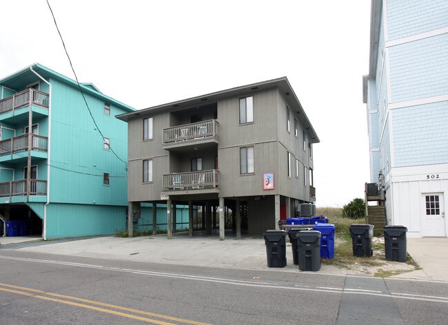 504 N Carolina Beach Ave in Carolina Beach, NC - Foto de edificio - Building Photo