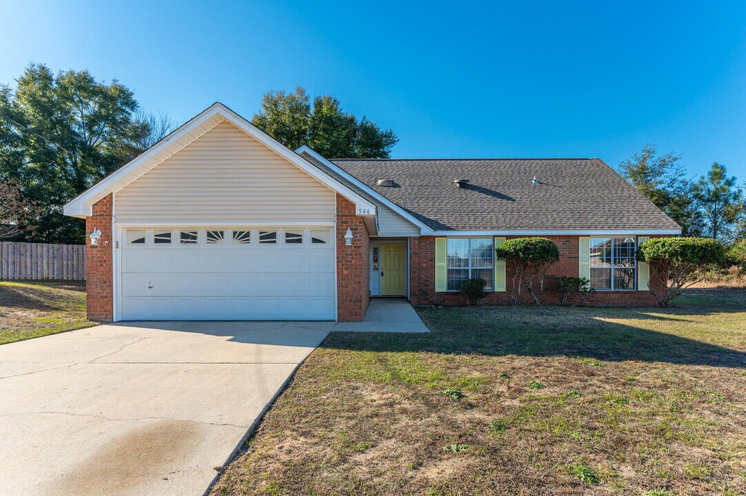 546 Tikell Dr in Crestview, FL - Building Photo