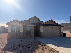 1102 Canal St, Unit Pond Willow Ln, 675 in Odessa, TX - Building Photo