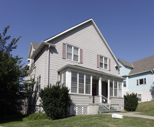 818 S 27th St in Omaha, NE - Foto de edificio - Building Photo